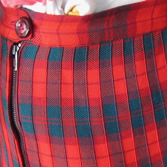 Vintage Aljean 60s red and green tartan pleated wool midi skirt made in Canada - Picture 5 of 16